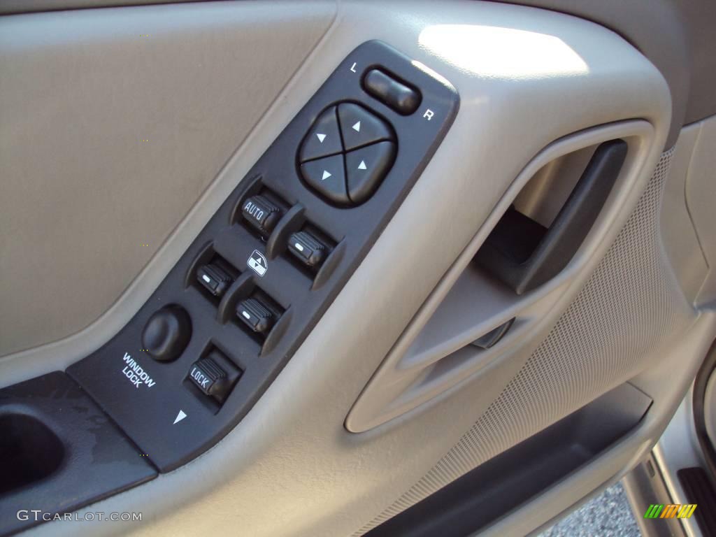 2003 Grand Cherokee Laredo - Light Pewter Metallic / Taupe photo #18
