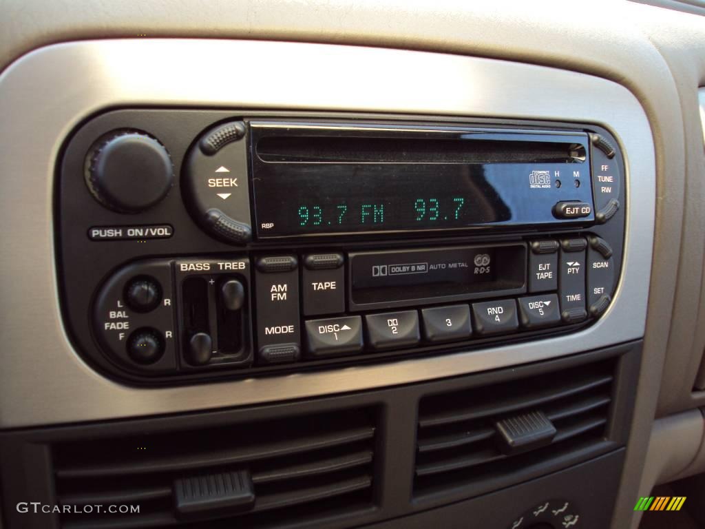2003 Grand Cherokee Laredo - Light Pewter Metallic / Taupe photo #20