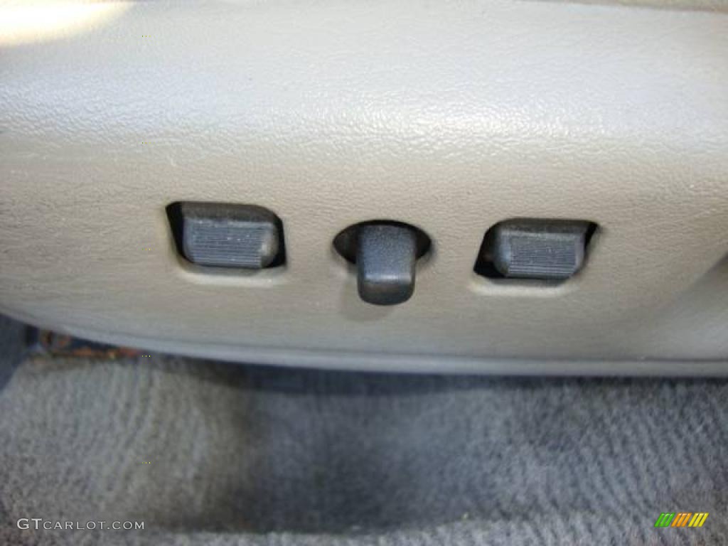 2001 Sebring LXi Convertible - Stone White / Sandstone photo #12