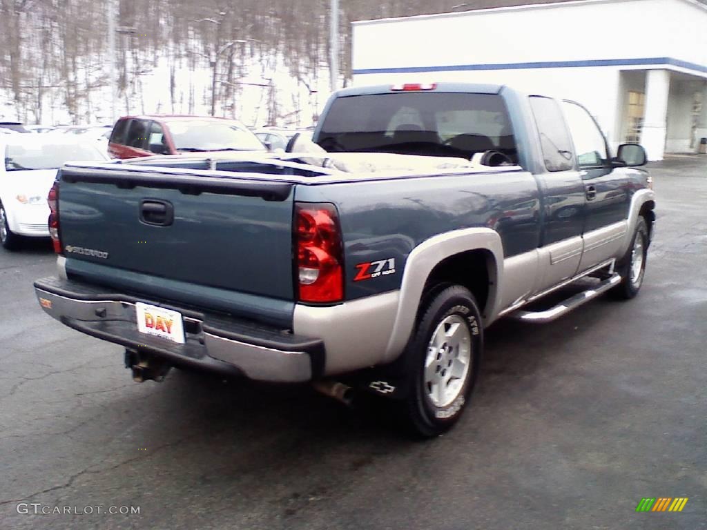 2006 Silverado 1500 LT Extended Cab 4x4 - Blue Granite Metallic / Dark Charcoal photo #3