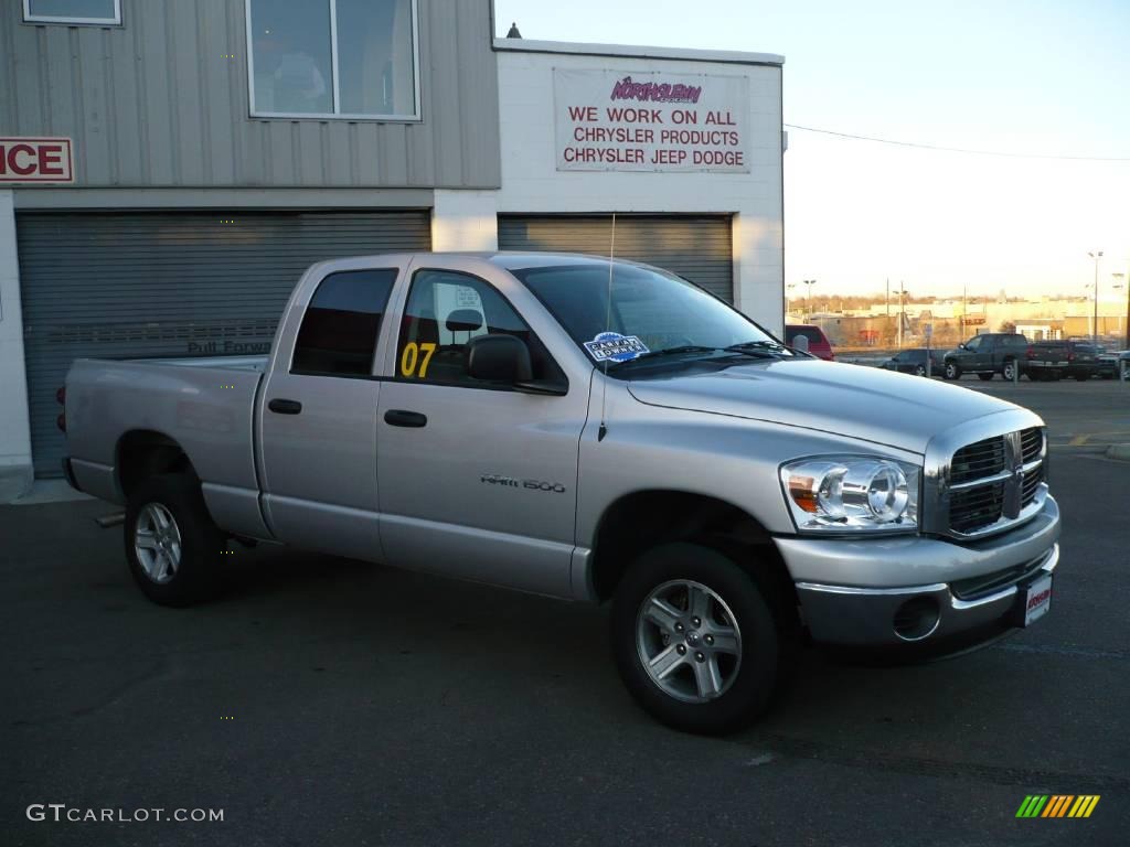 2007 Ram 1500 SLT Quad Cab 4x4 - Bright Silver Metallic / Medium Slate Gray photo #3