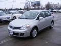 Brilliant Silver - Versa 1.8 S Hatchback Photo No. 2