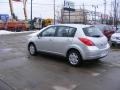 Brilliant Silver - Versa 1.8 S Hatchback Photo No. 4