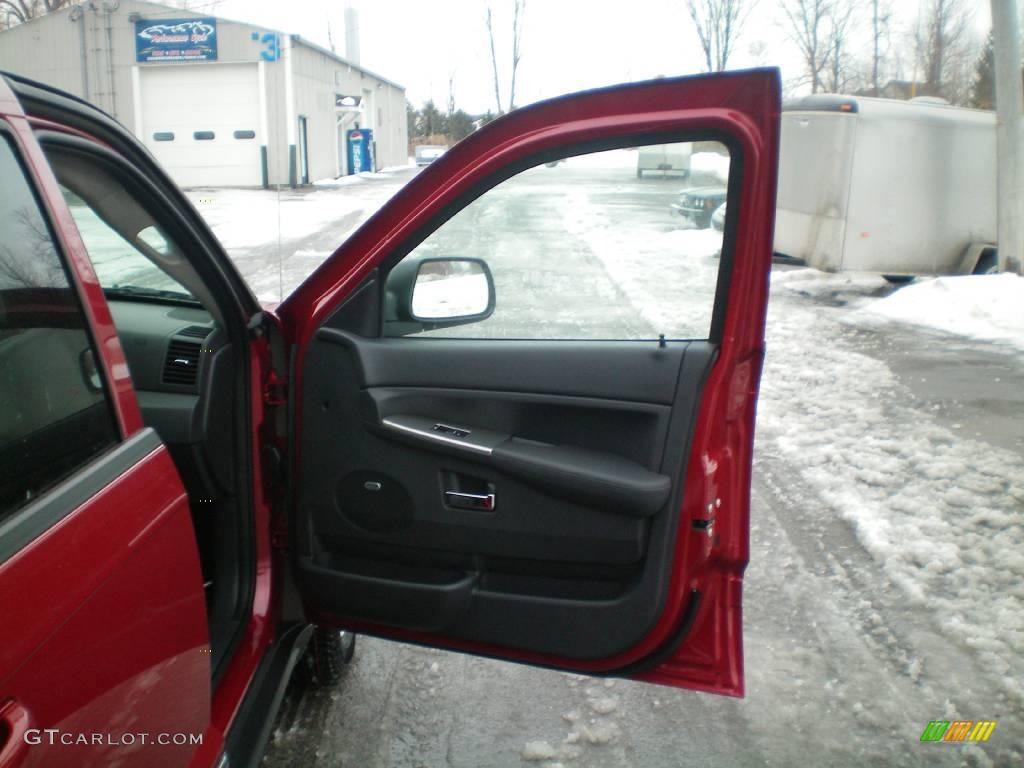 2010 Grand Cherokee Laredo 4x4 - Inferno Red Crystal Pearl / Dark Slate Gray photo #23