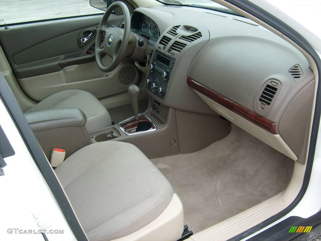 2008 Malibu Classic LS Sedan - White / Cocoa/Cashmere Beige photo #17