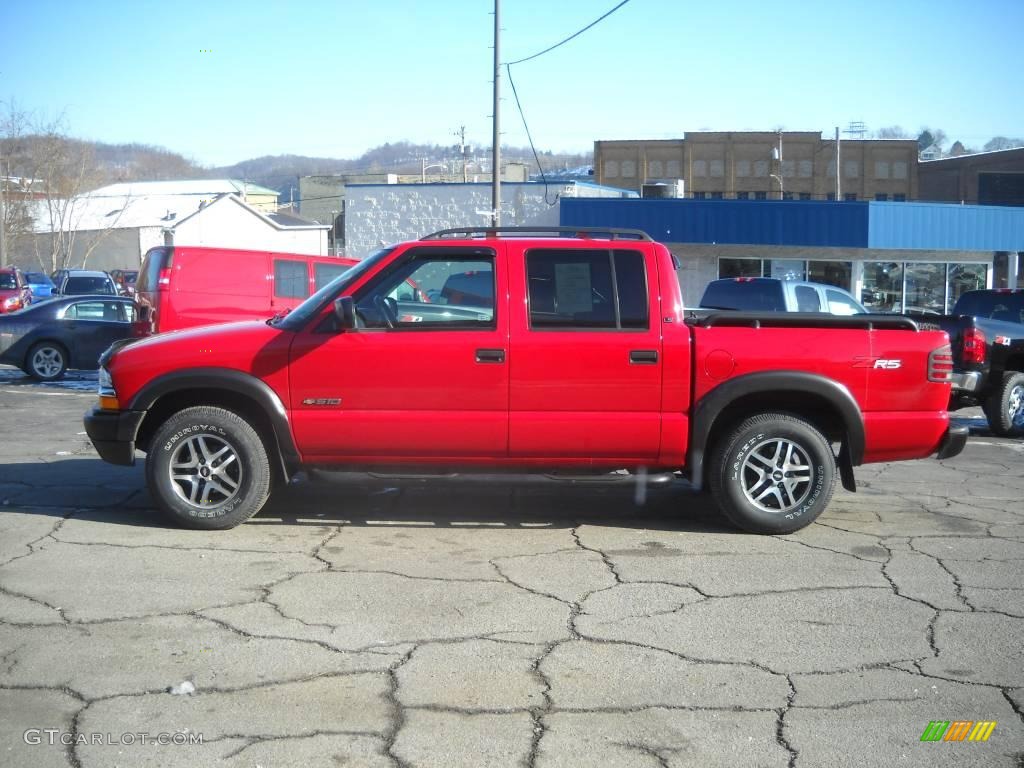 2004 S10 LS ZR5 Crew Cab 4x4 - Victory Red / Graphite photo #5