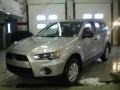 2010 Cool Silver Metallic Mitsubishi Outlander ES  photo #1