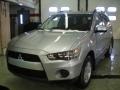 Cool Silver Metallic - Outlander ES 4WD Photo No. 1