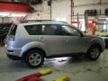 Cool Silver Metallic - Outlander ES 4WD Photo No. 11
