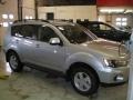 Cool Silver Metallic - Outlander ES 4WD Photo No. 12