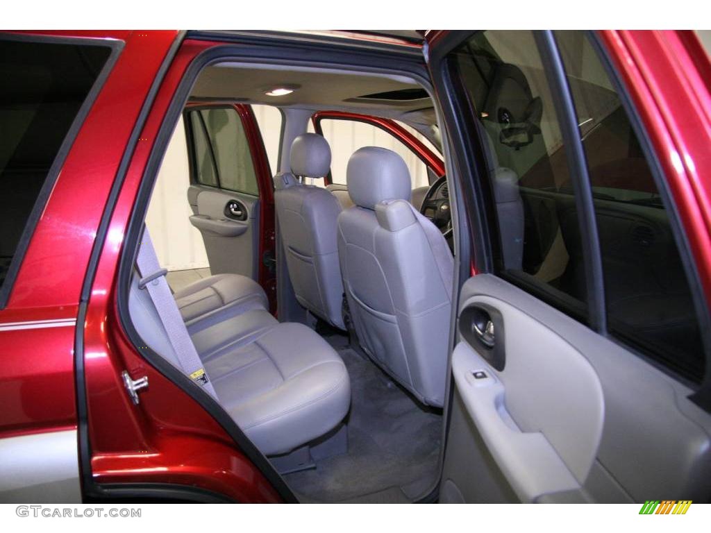 2005 TrailBlazer LT - Medium Red Metallic / Light Gray photo #11