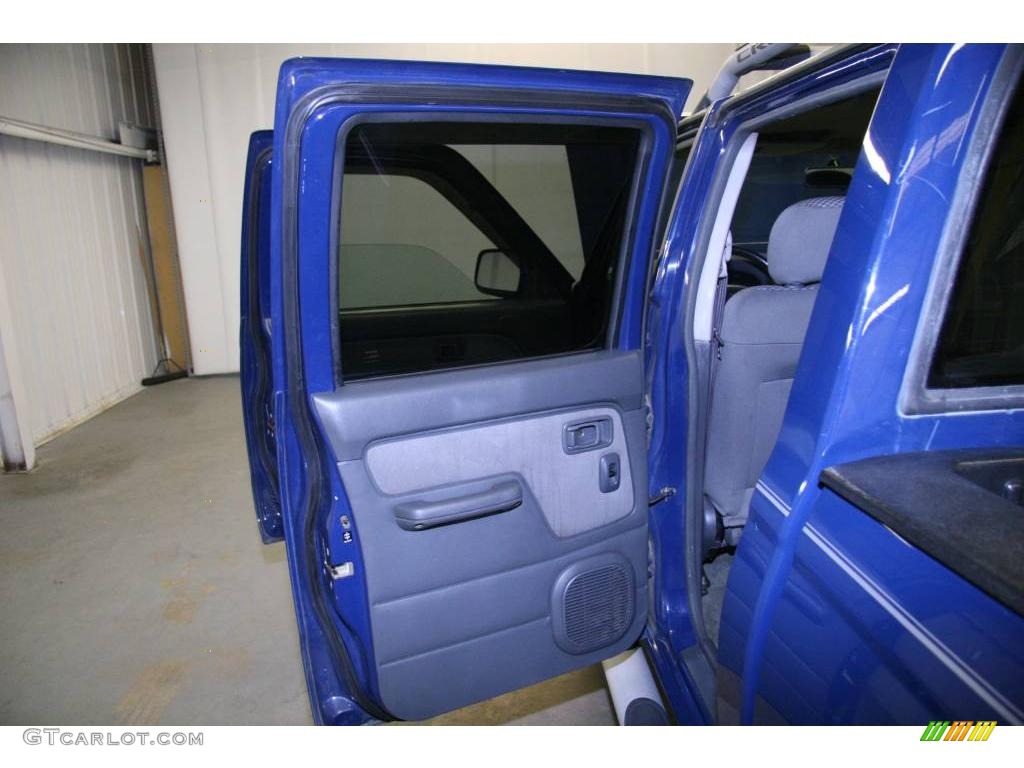 2001 Frontier SE V6 Crew Cab - Just Blue Metallic / Gray photo #24