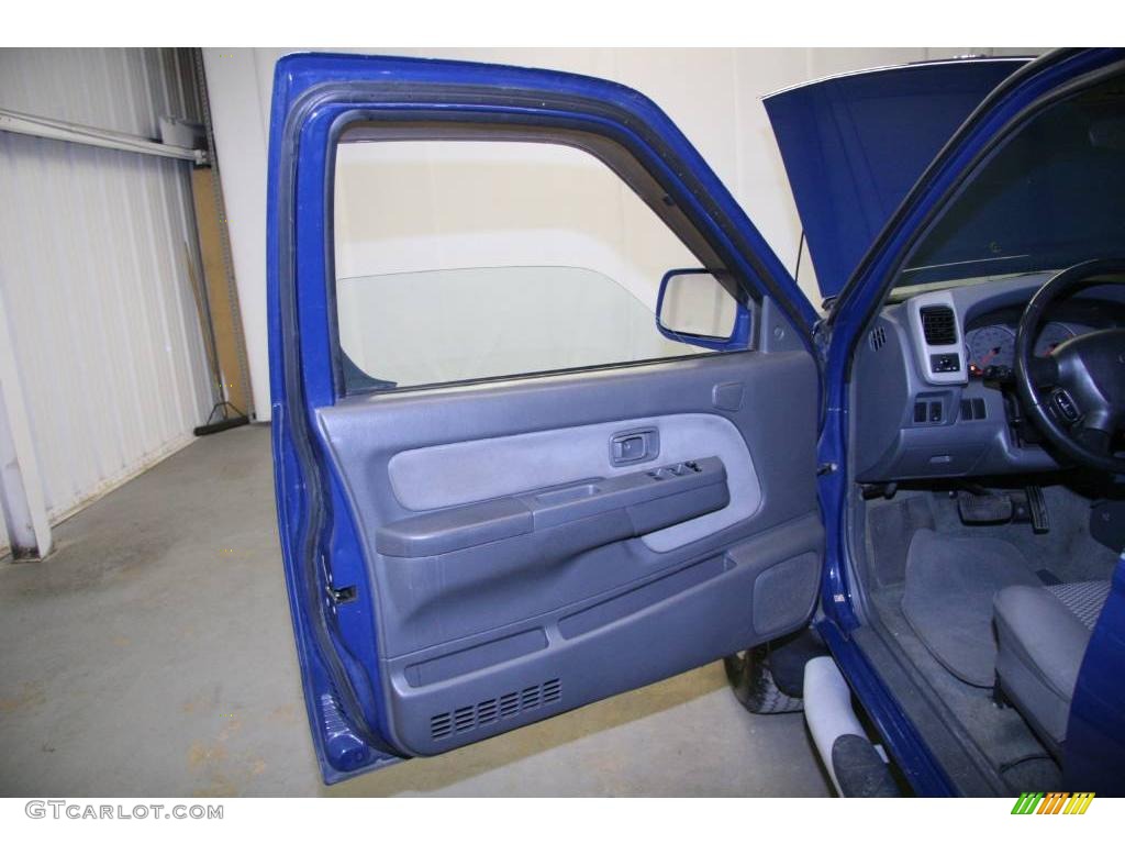 2001 Frontier SE V6 Crew Cab - Just Blue Metallic / Gray photo #26