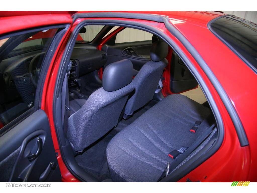 2002 Cavalier Sedan - Bright Red / Graphite photo #13