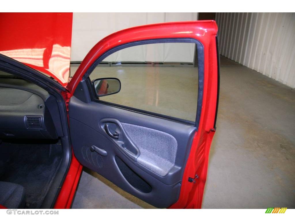 2002 Cavalier Sedan - Bright Red / Graphite photo #20