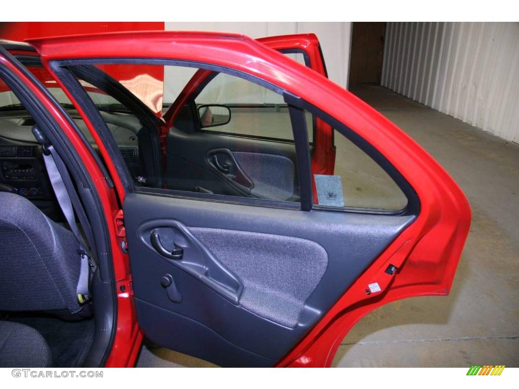 2002 Cavalier Sedan - Bright Red / Graphite photo #22