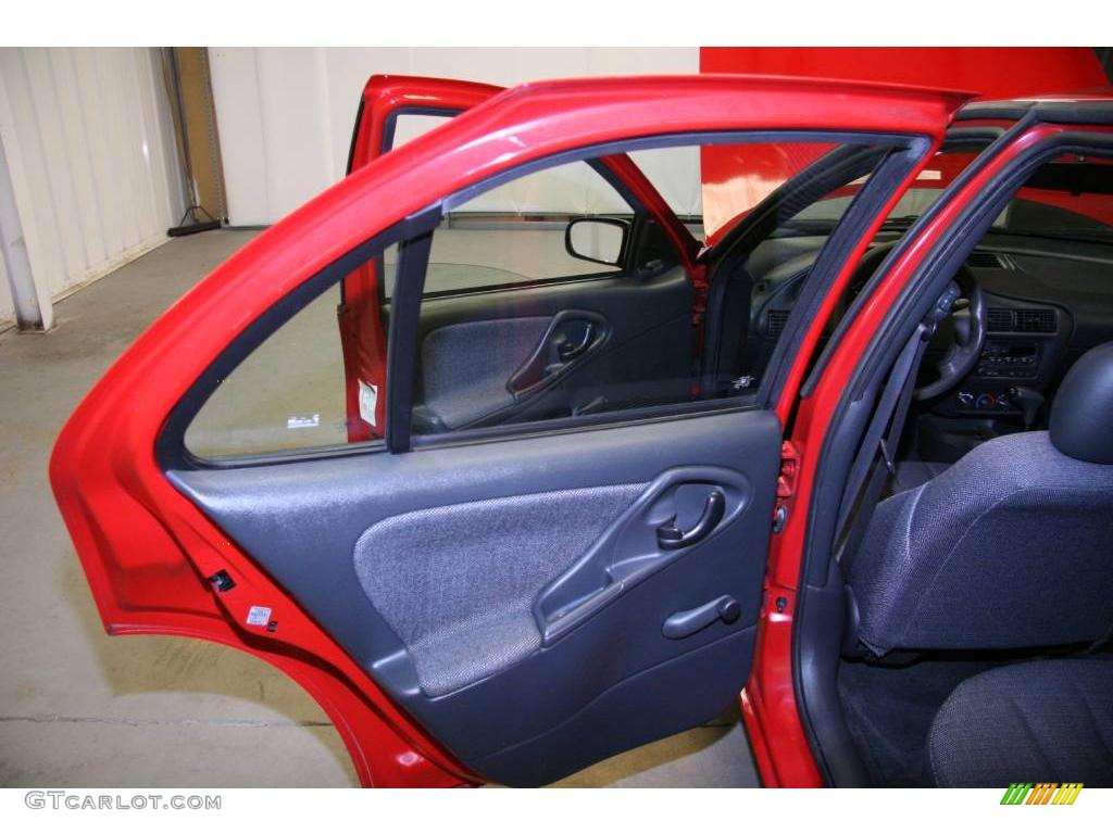 2002 Cavalier Sedan - Bright Red / Graphite photo #24