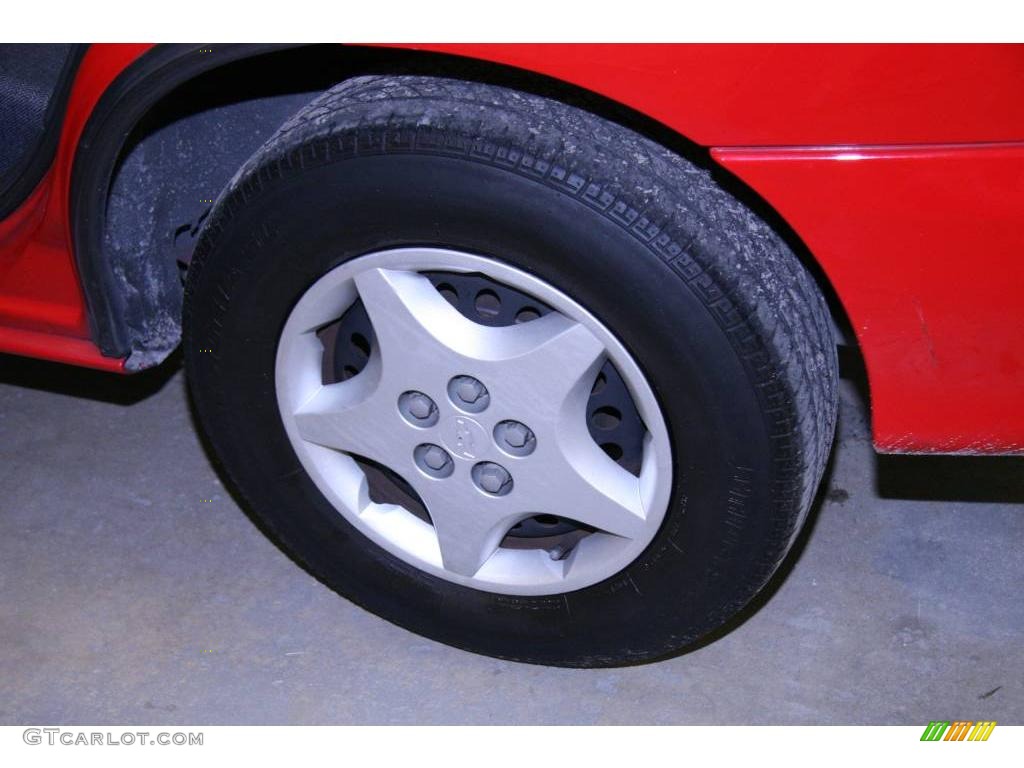 2002 Cavalier Sedan - Bright Red / Graphite photo #29