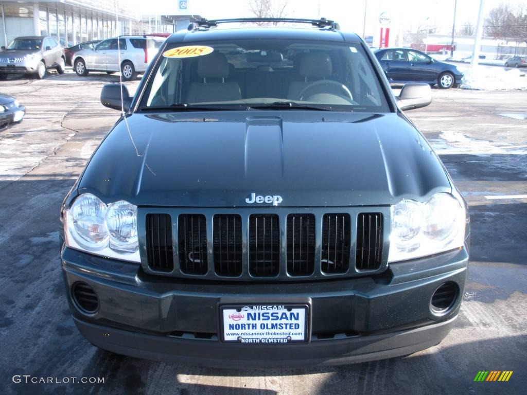 2005 Grand Cherokee Laredo 4x4 - Deep Beryl Green Pearl / Khaki photo #2