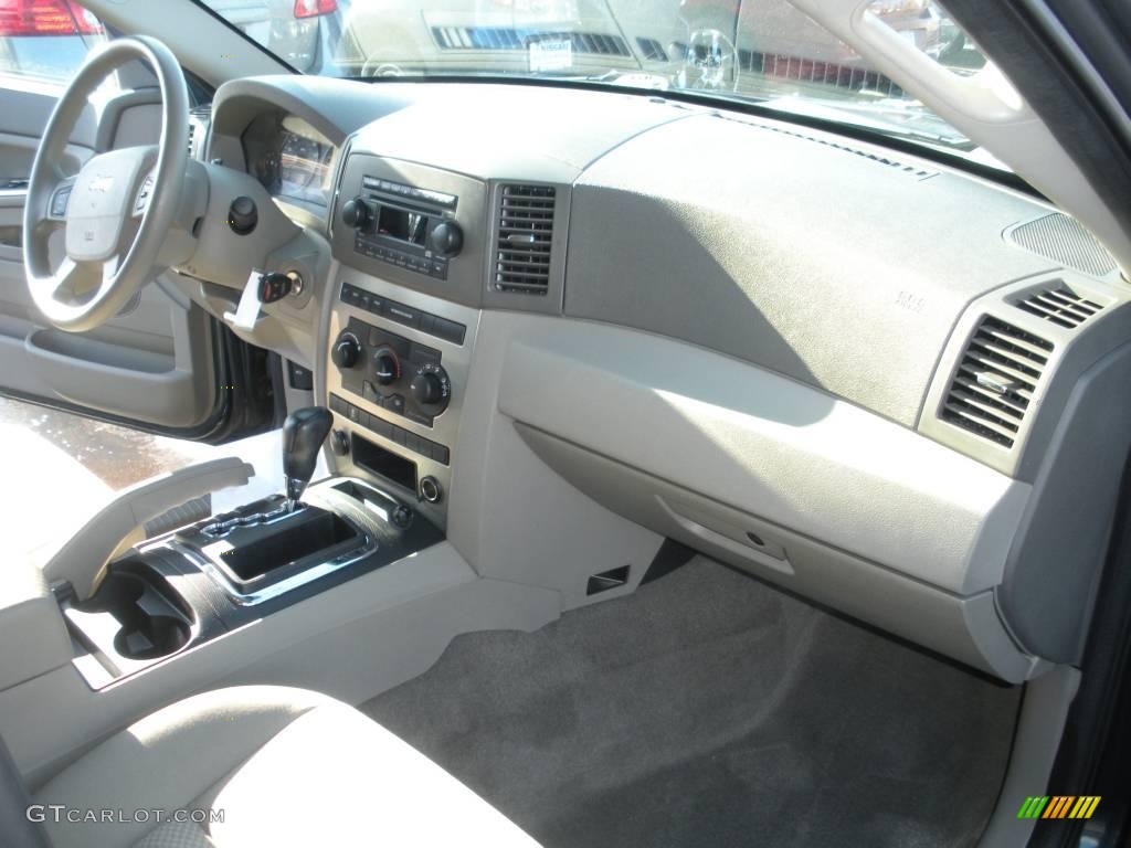 2005 Grand Cherokee Laredo 4x4 - Deep Beryl Green Pearl / Khaki photo #14