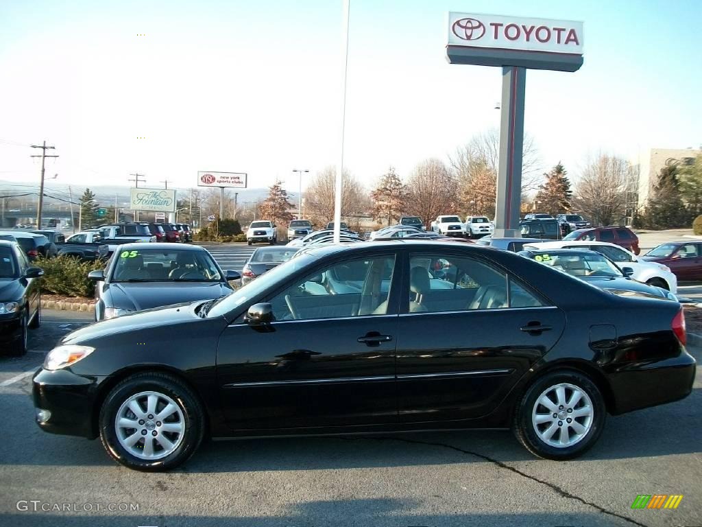 2003 Camry XLE V6 - Black / Taupe photo #3