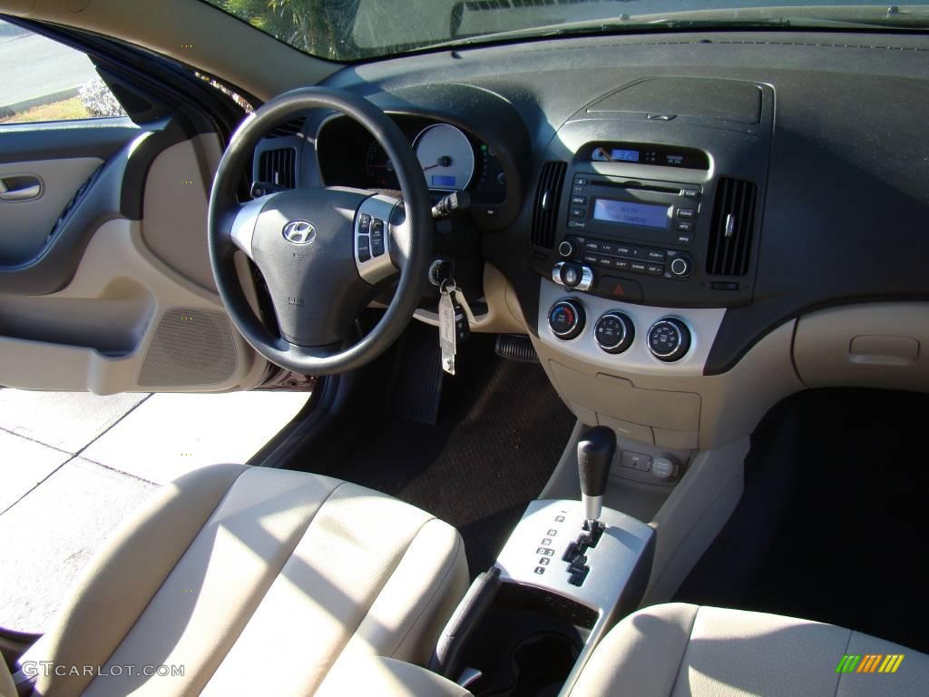 2009 Elantra SE Sedan - Purple Rain / Beige photo #15