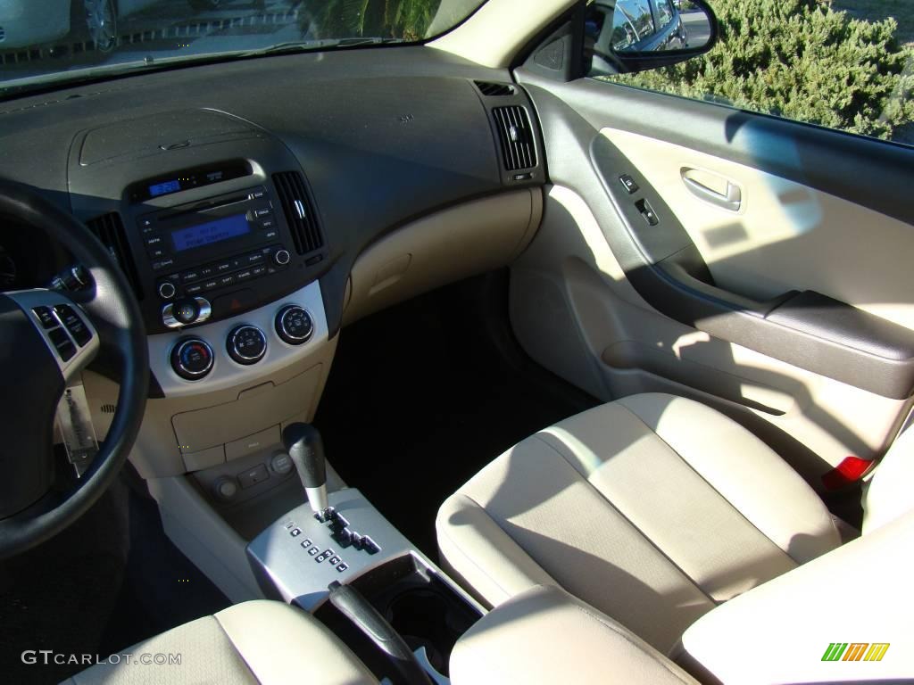 2009 Elantra SE Sedan - Purple Rain / Beige photo #16