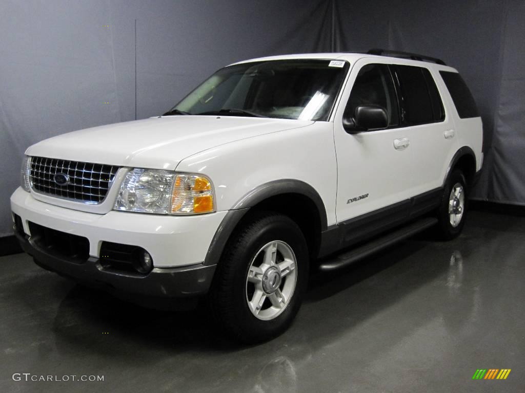 2004 Explorer XLT 4x4 - Oxford White / Medium Parchment photo #1