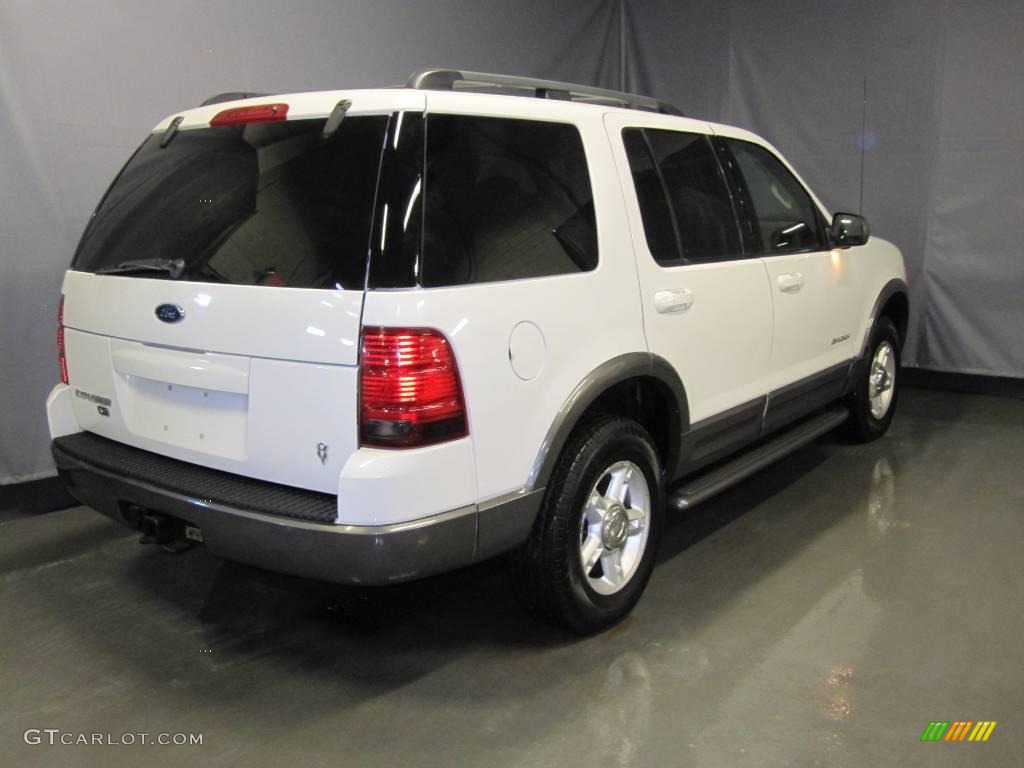 2004 Explorer XLT 4x4 - Oxford White / Medium Parchment photo #3