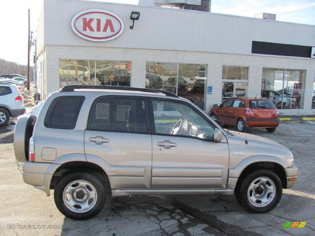 2005 Grand Vitara LX 4WD - Cool Beige Metallic / Beige photo #2