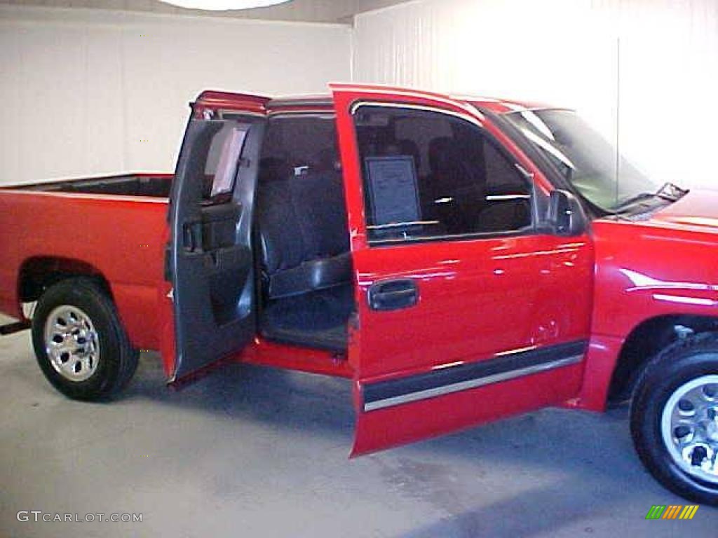 2005 Silverado 1500 Extended Cab - Victory Red / Dark Charcoal photo #9