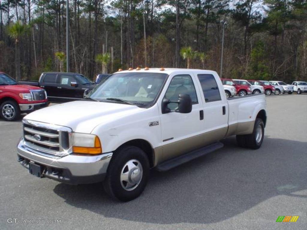 Oxford White Ford F350 Super Duty