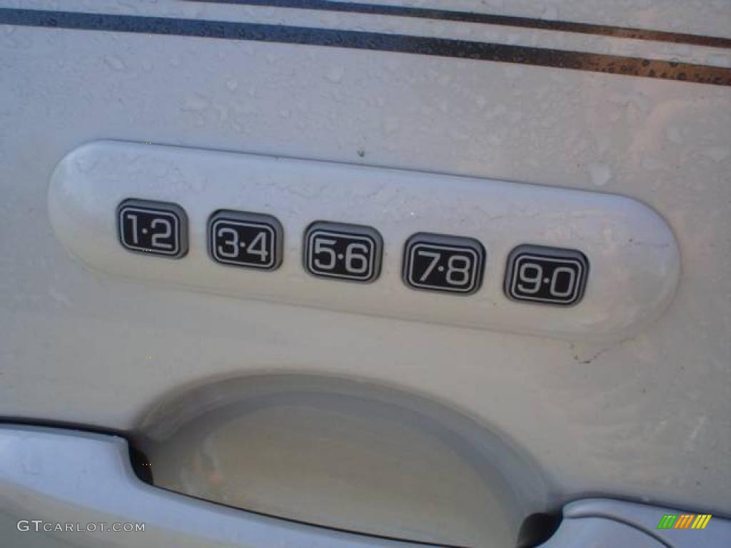 2010 Fusion SEL V6 - White Suede / Charcoal Black photo #10