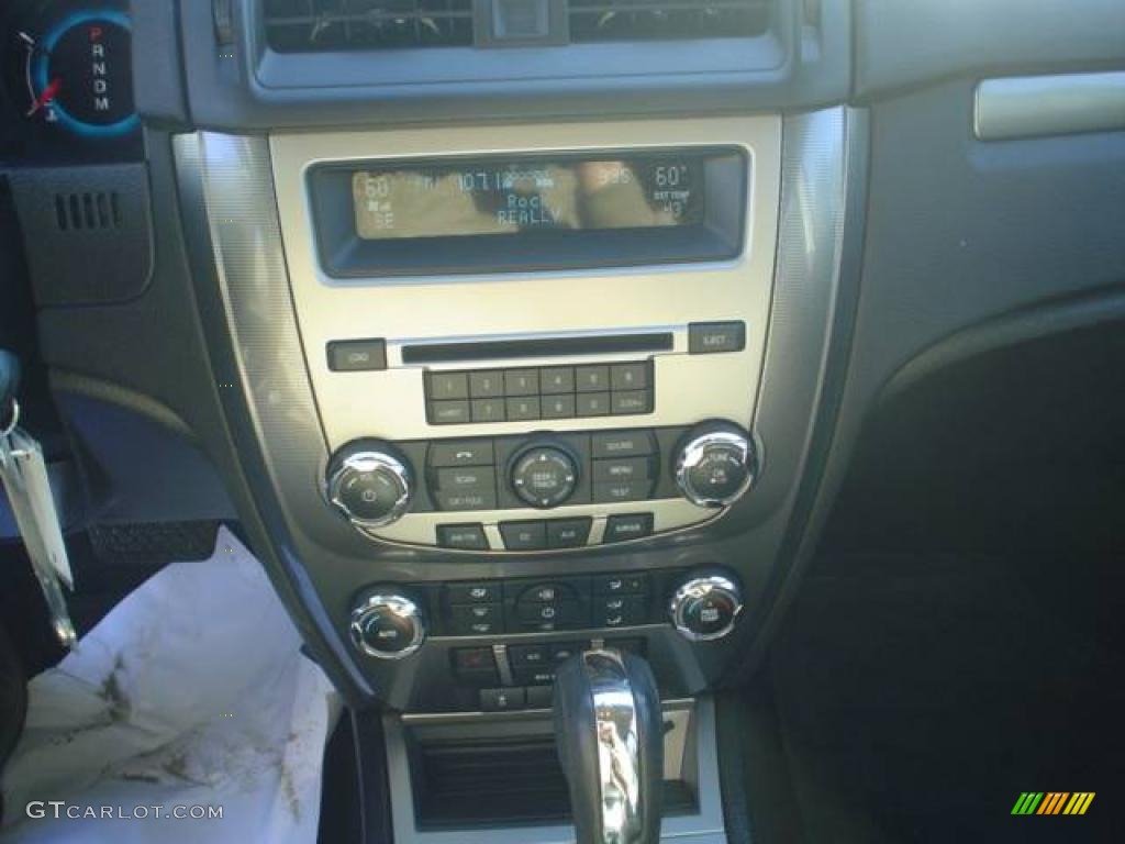 2010 Fusion SEL V6 - White Suede / Charcoal Black photo #24