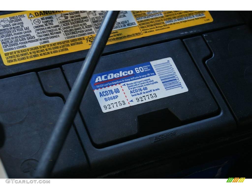 2004 Suburban 1500 Z71 4x4 - Summit White / Tan/Neutral photo #9