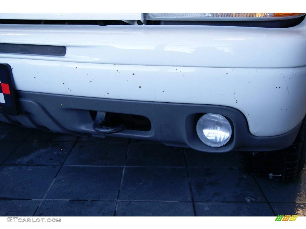 2004 Suburban 1500 Z71 4x4 - Summit White / Tan/Neutral photo #16