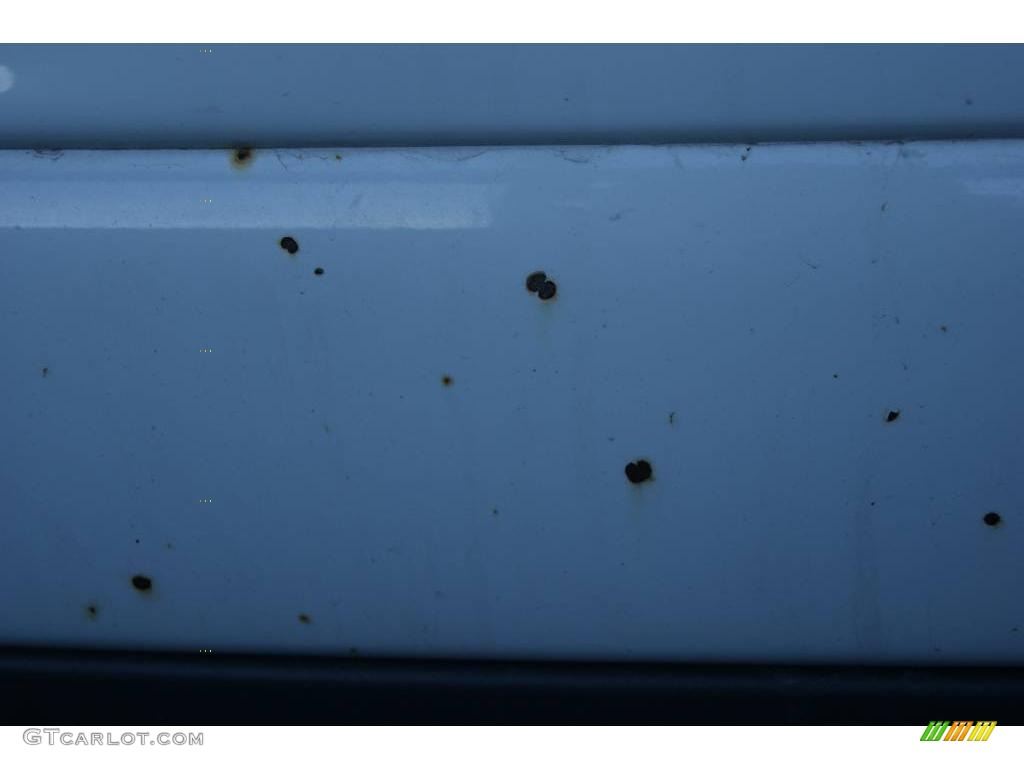 2004 Suburban 1500 Z71 4x4 - Summit White / Tan/Neutral photo #17