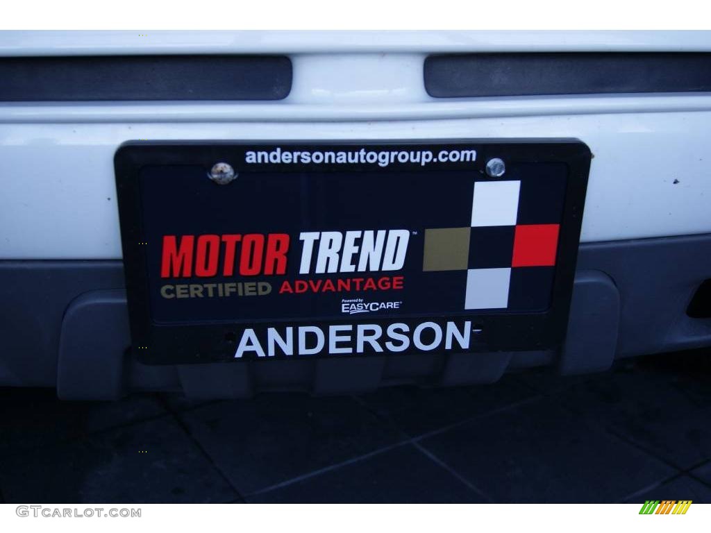 2004 Suburban 1500 Z71 4x4 - Summit White / Tan/Neutral photo #21