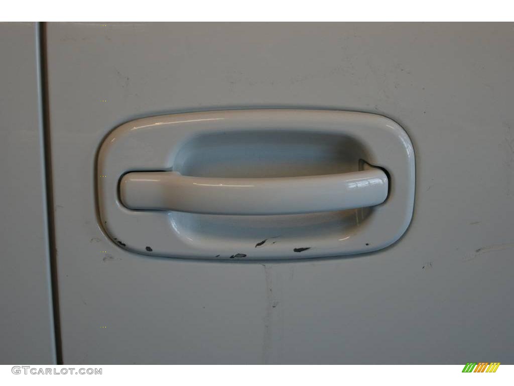 2004 Suburban 1500 Z71 4x4 - Summit White / Tan/Neutral photo #26