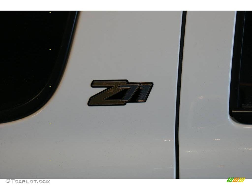 2004 Suburban 1500 Z71 4x4 - Summit White / Tan/Neutral photo #28