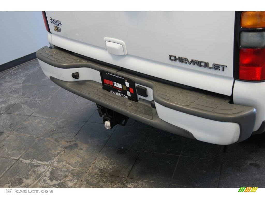 2004 Suburban 1500 Z71 4x4 - Summit White / Tan/Neutral photo #31