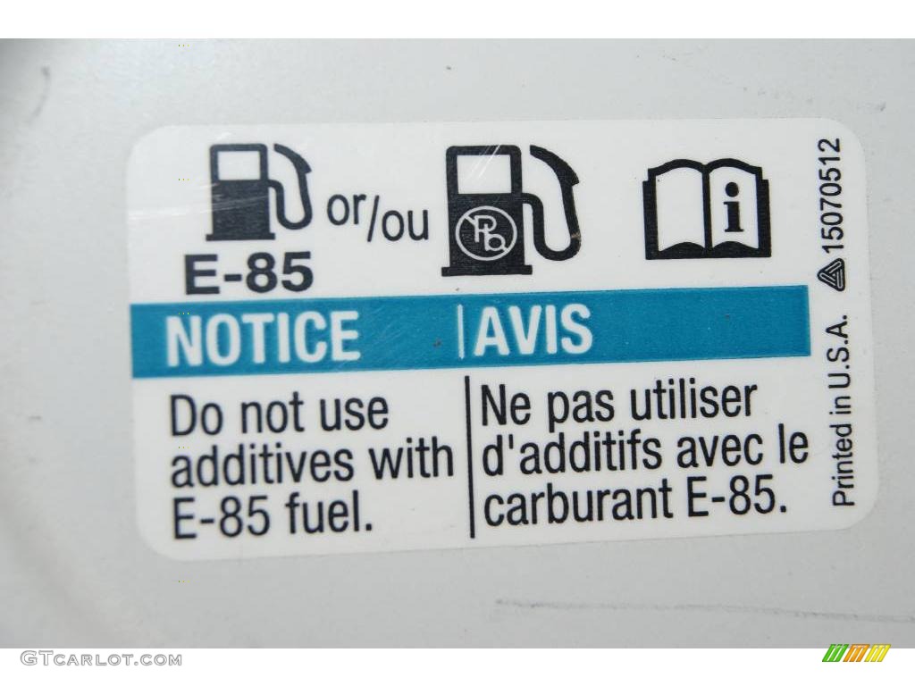 2004 Suburban 1500 Z71 4x4 - Summit White / Tan/Neutral photo #34