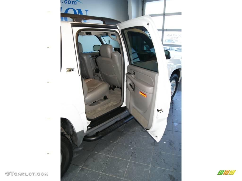 2004 Suburban 1500 Z71 4x4 - Summit White / Tan/Neutral photo #38