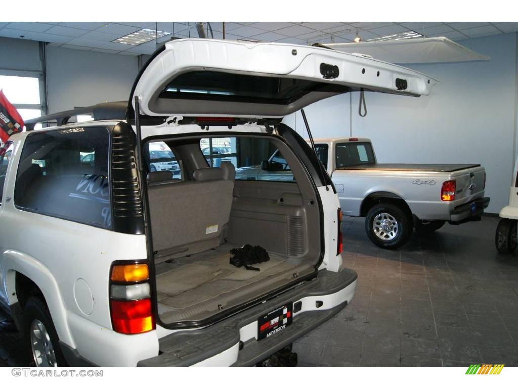 2004 Suburban 1500 Z71 4x4 - Summit White / Tan/Neutral photo #42