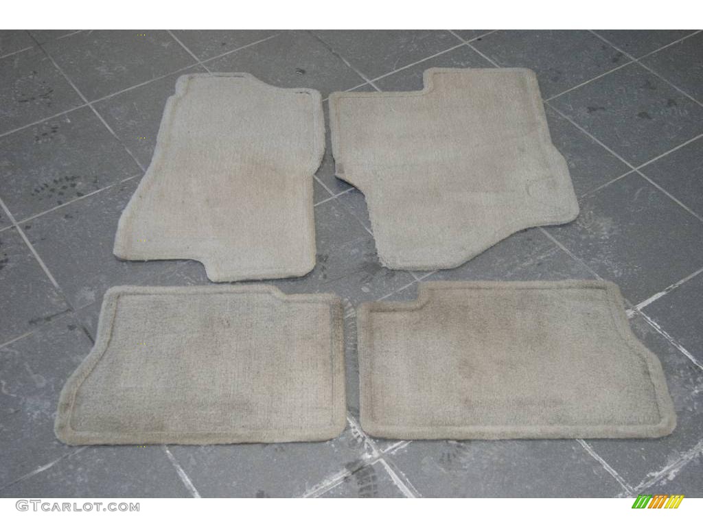 2004 Suburban 1500 Z71 4x4 - Summit White / Tan/Neutral photo #43