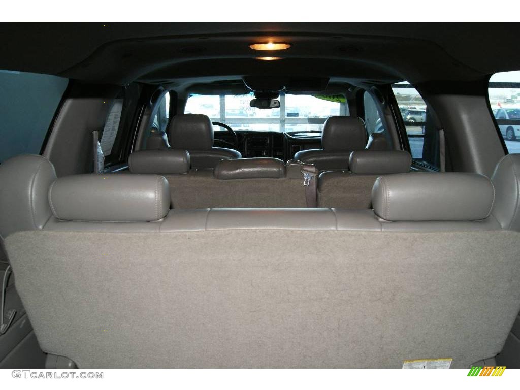 2004 Suburban 1500 Z71 4x4 - Summit White / Tan/Neutral photo #45