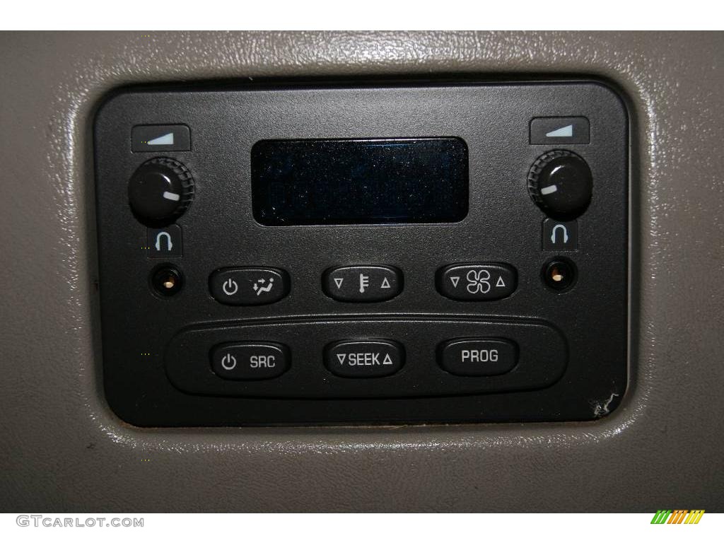 2004 Suburban 1500 Z71 4x4 - Summit White / Tan/Neutral photo #60