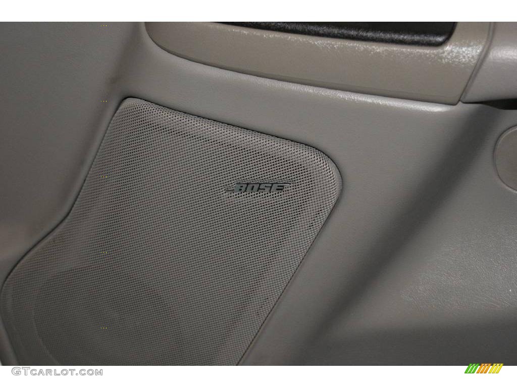 2004 Suburban 1500 Z71 4x4 - Summit White / Tan/Neutral photo #65