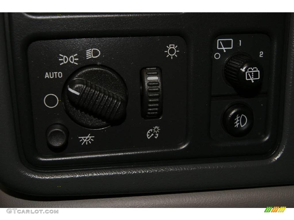 2004 Suburban 1500 Z71 4x4 - Summit White / Tan/Neutral photo #74