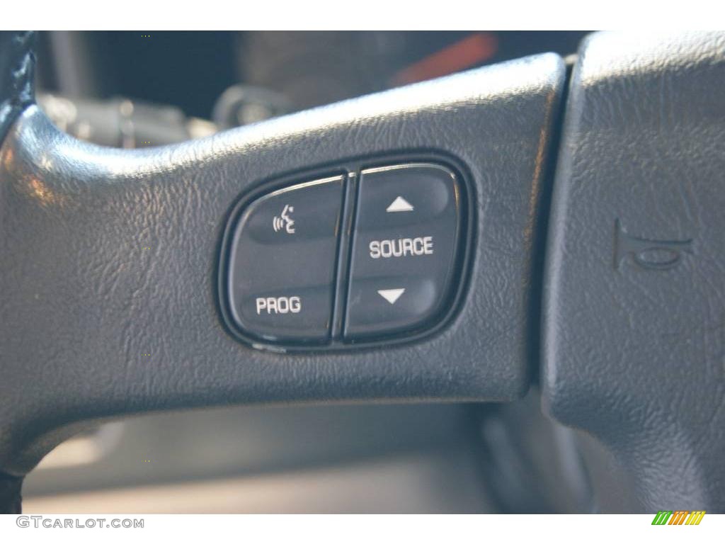 2004 Suburban 1500 Z71 4x4 - Summit White / Tan/Neutral photo #77